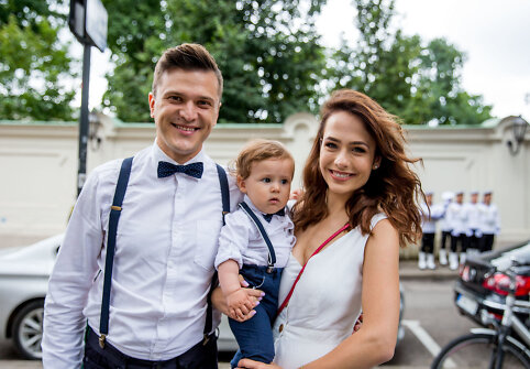 Tomas Pavilionis ir Gabrielė Lileikaitė-Pavilionė su sūnumi Tomu