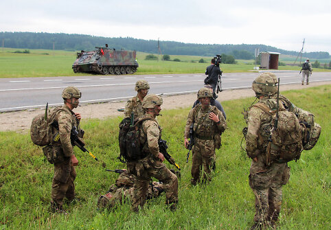 NATO kariai trenijuojasi ginti Suvalkų koridorių