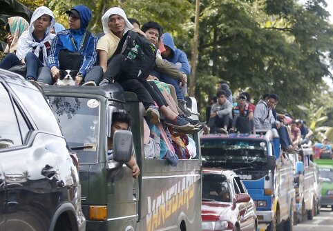 Tūkstančiai gyventojų sprunka i&scaron; pietinio Filipinų regiono