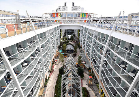 Didžiausias pasaulyje kruizinis laivas &bdquo;Symphony of the Seas&ldquo;