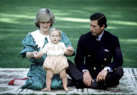 Princesė Diana ir princas Charlesas su sūnumi Williamu (1983 m.)
