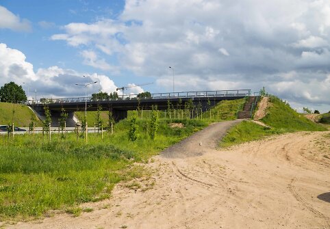 Vilniaus Helsinkio gatvėje &ndash; viadukas, kuris neveda niekur