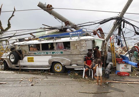 Taifūnas Haiyan Filipinuose nusiaubė Taklobano miestą 