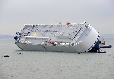 &bdquo;Hoegh Osaka&ldquo; krovininis laivas Laman&scaron;o sąsiauryje