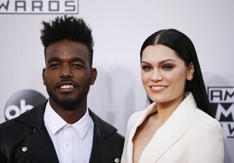 Jessie J ir Luke'as Jamesas