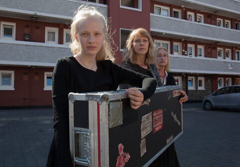 Barbora Bareikytė, Gabija Jaraminaitė, Jūratė Onaitytė