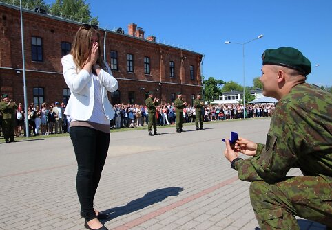 Juozo Vitkaus inžinerijos batalione &ndash; sužadėtuvės