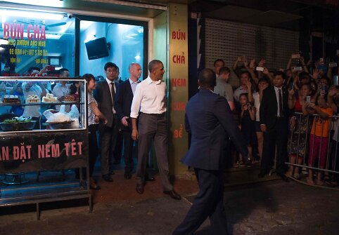 Barackas Obama „Bun Cha“ kavinėje Vietname