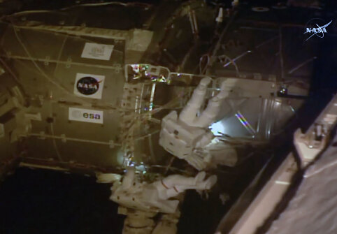 NASA astronautai prie TKS sumontavo naujas auk&scaron;tos rai&scaron;kos kameras