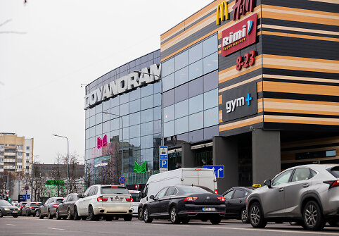 &Scaron;ventinės spūstys prie prekybos centro &bdquo;Panorama&ldquo;