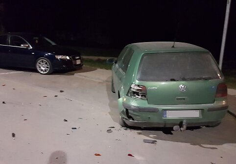 Raudondvaryje „VW Passt“ apgadino du automobilius ir nuvažiavo