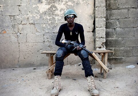 Nuo &bdquo;Boko Haram&ldquo; teroristų ginantys vietiniai Nigerijos kovotojai