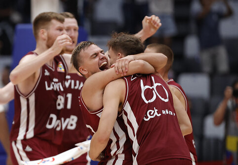 Arturas Žagaras ir kiti Latvijos krep&scaron;ininkai įveikė Prancūziją ir eliminavo ją i&scaron; kovos dėl auk&scaron;tų vietų pasaulio čempionate.