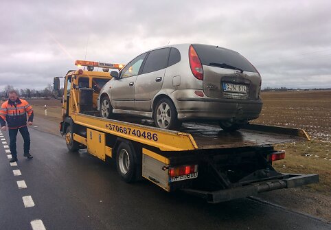 Girto vairuotojo automobilis