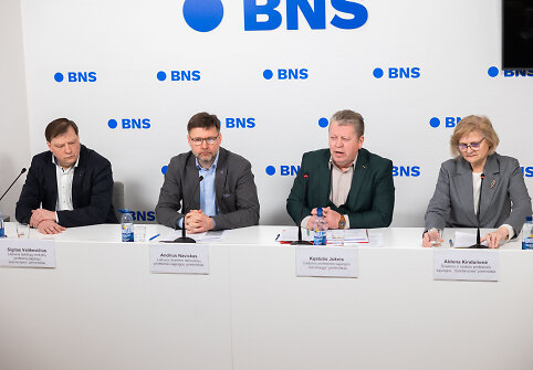 Sigitas Vaitkevičius, Andrius Navickas, Kęstutis Juknis, Aldona Kindurienė