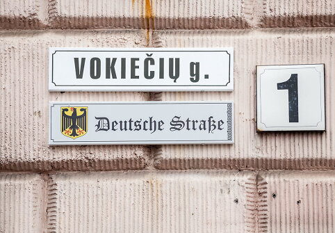 Vokietijos vienybės dieną Vilnius Vokiečių gatvę papuo&scaron;ė užra&scaron;u &ndash; &bdquo;Deutsche Stra&szlig;e&ldquo;