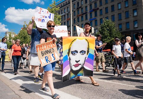 Eitynės &bdquo;Helsinkis skambina&ldquo; Suomijos sostinėje