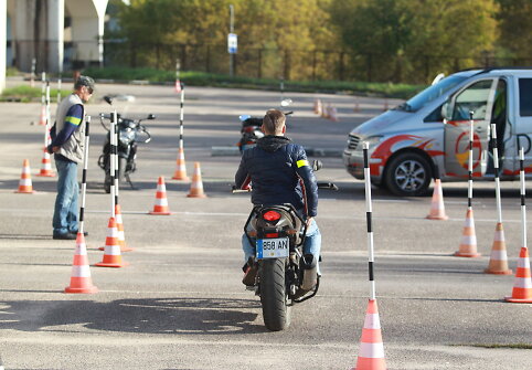 Vilniuje nuo motociklo nukrito vairuoti mokęsis vyras.