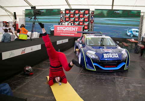 Aktorių performansas „ENEOS 1006 km“ lenktynėse