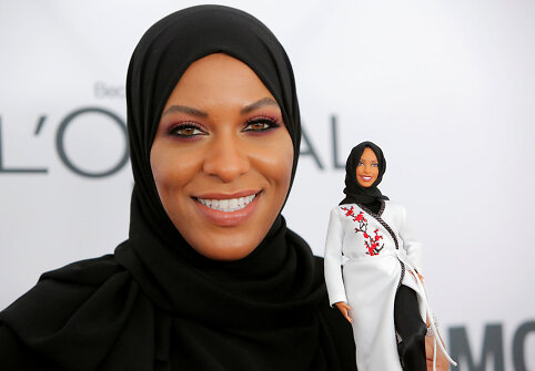 JAV fechtuotojai Ibtihaj Muhammad pagerbti i&scaron;leista pirmoji Barbė su hidžabu