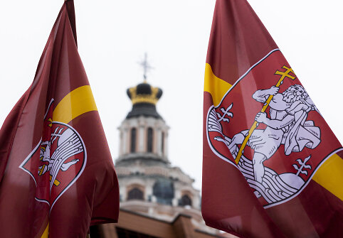 Vilniaus miesto 700 metų jubiliejui skirtą i&scaron;kilmingą vėliavų pakėlimo ceremoniją
