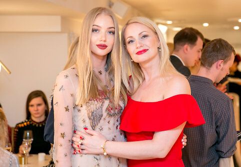 Karolina Toleikytė su mama Kristina Toleikiene