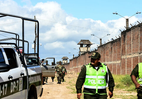 Bolivijoje policijai puolant kalėjimą žuvo septyni kaliniai