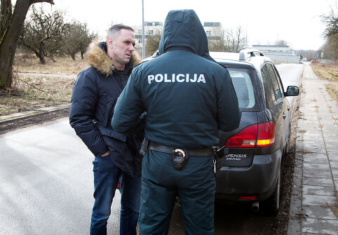 Beteisis vairuotojas įkliuvo pats priėjęs prie policininko