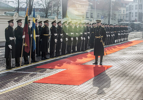Oficialaus vizito į Lietuvą atvyko &Scaron;vedijos kariuomenės vadas