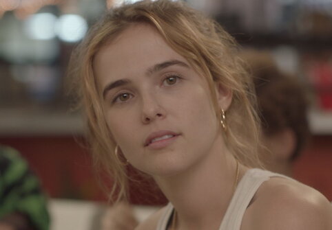 Zoey Deutch filme &bdquo;Suaugusiųjų žaidimai&ldquo;