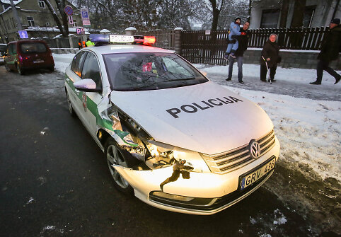 Policijos ir visureigio avarija J.Basanavičiaus g.