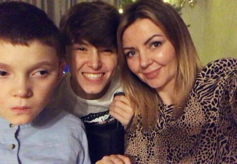 Julija Filatova su sūnumis