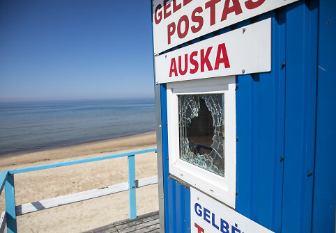 Vandalų suniokotas gelbėtojų postas