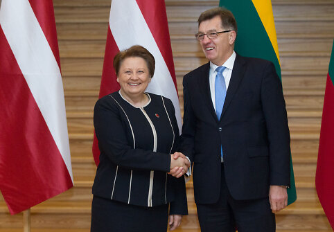 Latvijos premjerė Laimdota Straujuma ir Algirdas Butkevičius
