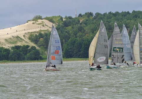 Žurnalistų regata Kur&scaron;ių mariose