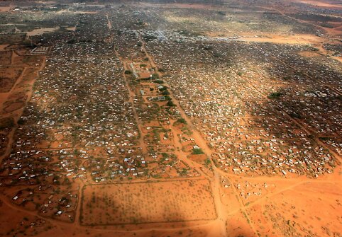 Didžiausioje pasaulyje pabėgėlių stovykloje Kenijoje glaudžiasi 350 tūkst. somaliečių