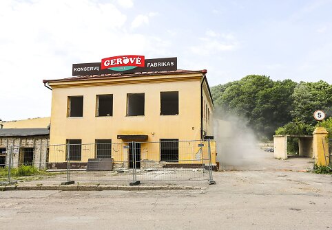 Griaunamas „Gerovės“ fabrikas Vilniuje, jo vietoje iškils didžiulė „Rimi“