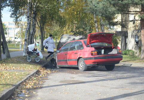 Palangoje Sodų gatvėje sudegė automobilis