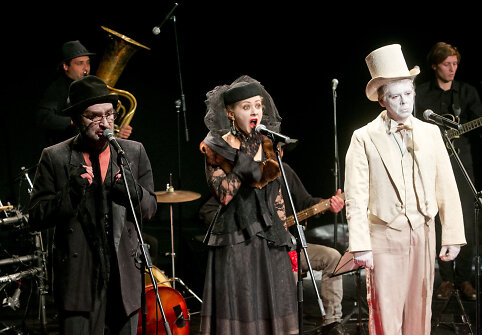 Keistuolių teatro naujo sezono atidarymo akimirka