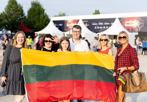&bdquo;Eurovizijos&ldquo; gerbėjai rinkosi į&bdquo;PalaOlimpico&ldquo; areną