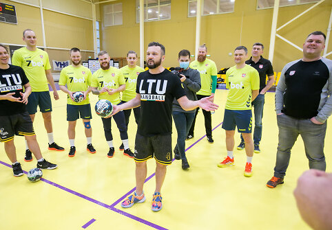 Lietuvos rankinio rinktinė prie&scaron; &bdquo;Radiocentrą&rdquo;