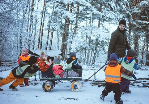 Likimas britą Peterį Bailey atvedė į Lietuvą, kur jis dirba Giruliuose esančiame lauko darželyje.