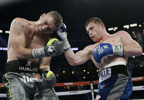 Canelo Alvarezas &ndash; Liamas Smithas