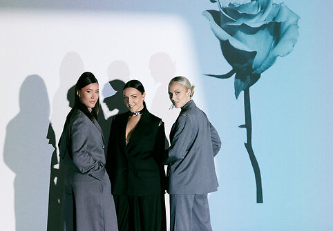 &bdquo;Queens of Roses&ldquo;