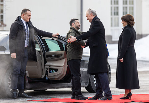 Volodymyras Zelenskis, Gitanas Nausėda
