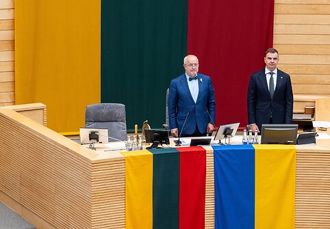 Neeilinė Seimo sesija dėl prezidento vetuoto &Scaron;vietimo įstatymo, numatančio reikalavimus de&scaron;imtokams įgyti pagrindinį i&scaron;silavinimą 