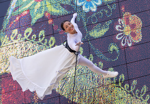 „Dance of Freedom“ vertikalaus šokio pasirodymas Ukrainai