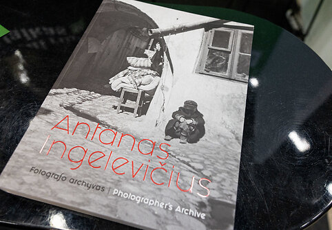 Knyga &bdquo;Antanas Ingelevičius. Fotografo archyvas&ldquo;