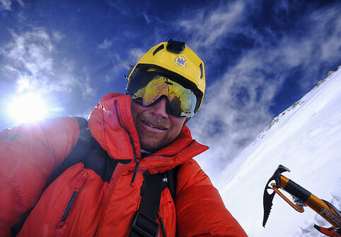 Sauliui pavyko pirmajam i&scaron; Lietuvos alpinistų įkopti į Ga&scaron;erbrumą I ir surinkti visus keturis Karakorumo kalnyno karūnos deimantus: jis jau yra buvęs visose ten esančiose a&scaron;tuonių kilometrų auk&scaron;čio vir&scaron;ūnėse