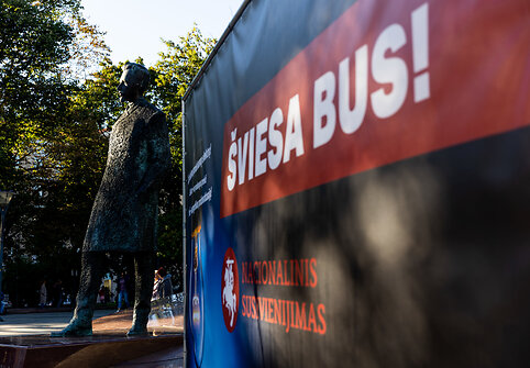 Nacionalinis susivienijimas dėl elektros kainų, elektros rinkos liberalizavimo atšaukimo surengė protesto akciją